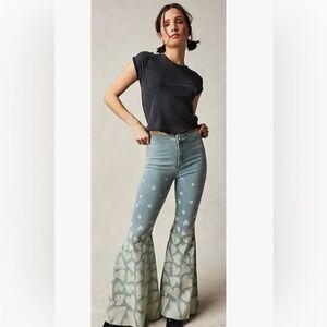 Free People Just Float On Flare Printed Jeans Queen of Hearts Print Size 28 NWT